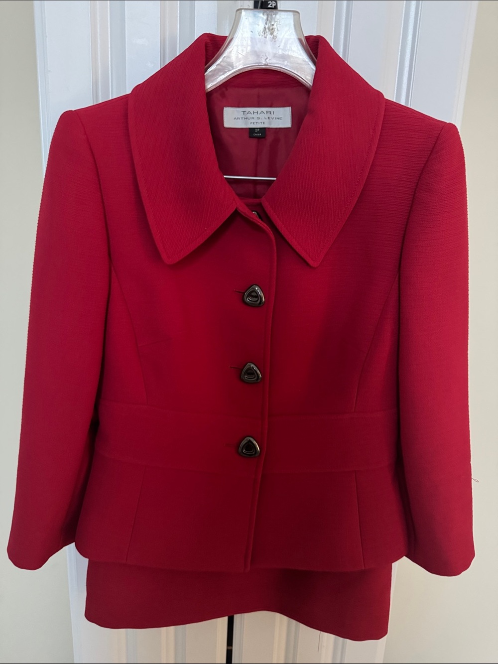 Tahari Red Women's Tailored Blazer and skirt with Sculpted Waist